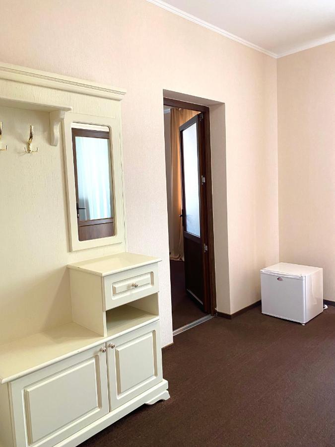New Continent Hotel Bushtyno Luaran gambar