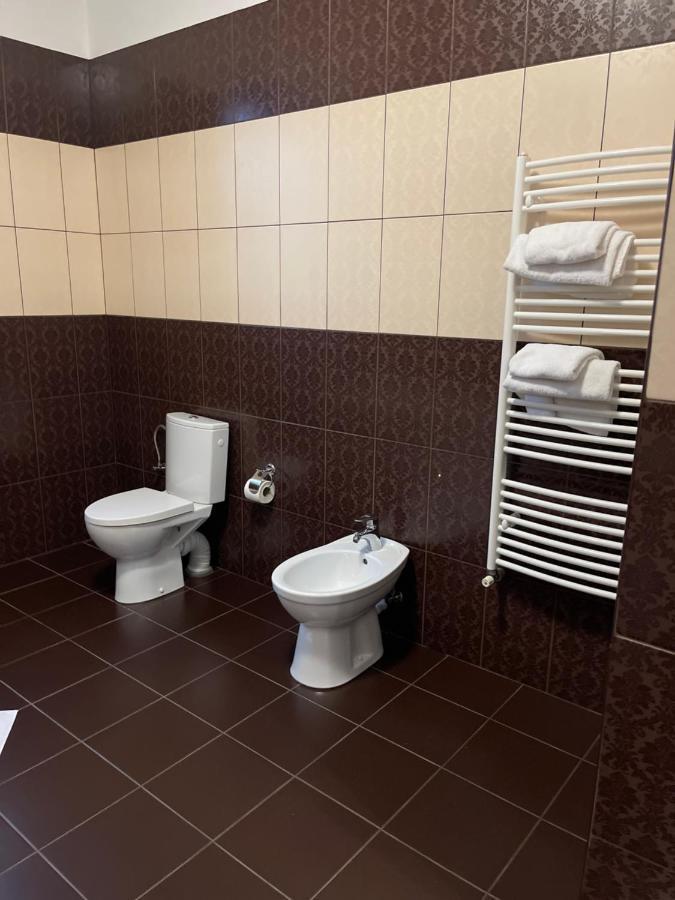 New Continent Hotel Bushtyno Luaran gambar