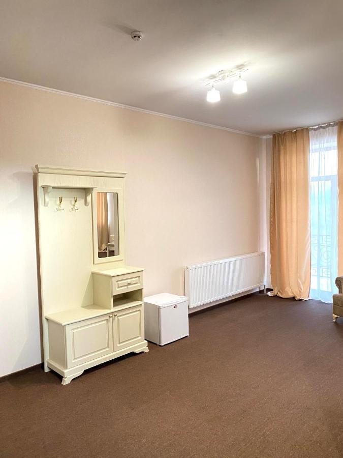 New Continent Hotel Bushtyno Luaran gambar