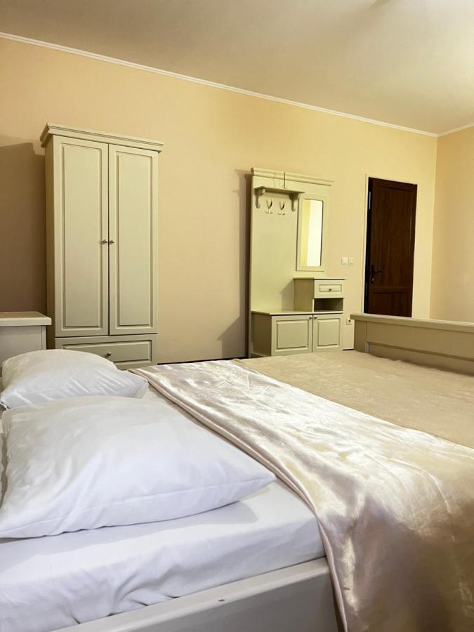 New Continent Hotel Bushtyno Luaran gambar