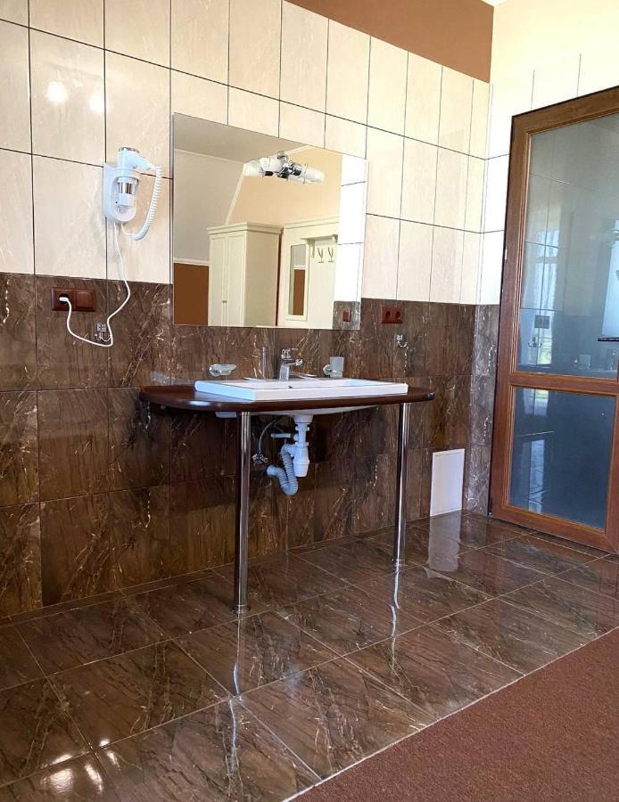 New Continent Hotel Bushtyno Luaran gambar
