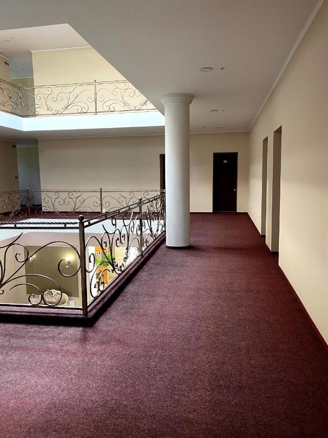 New Continent Hotel Bushtyno Luaran gambar