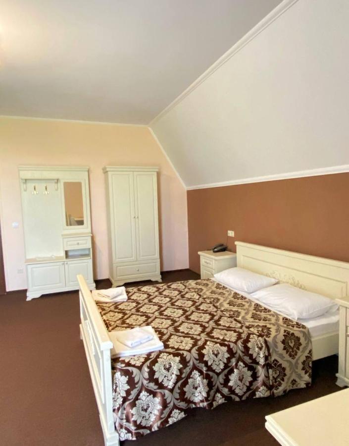 New Continent Hotel Bushtyno Luaran gambar