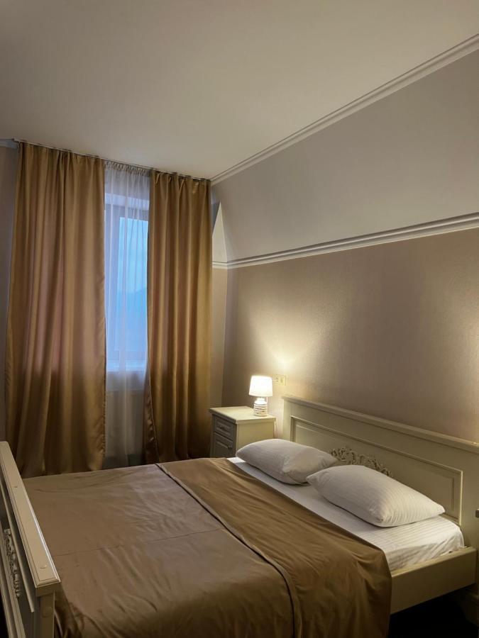New Continent Hotel Bushtyno Luaran gambar