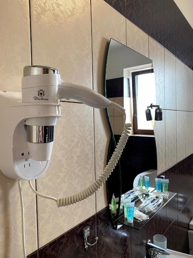 New Continent Hotel Bushtyno Luaran gambar