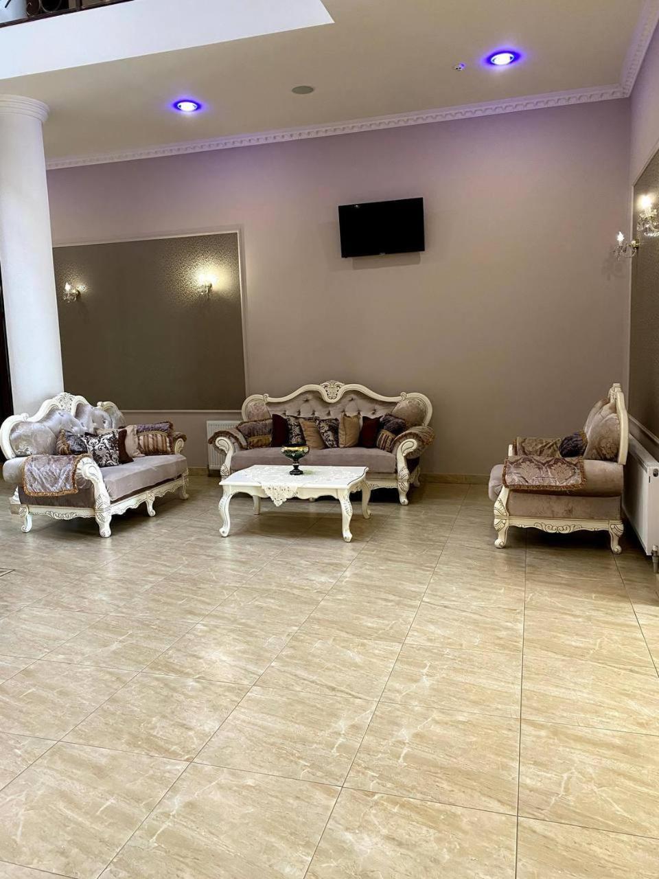 New Continent Hotel Bushtyno Luaran gambar