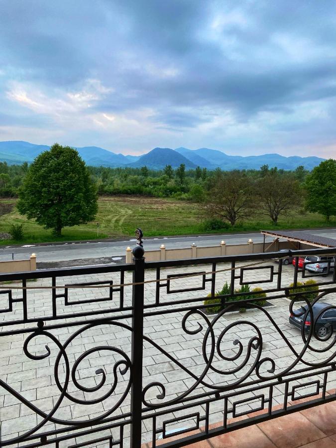 New Continent Hotel Bushtyno Luaran gambar